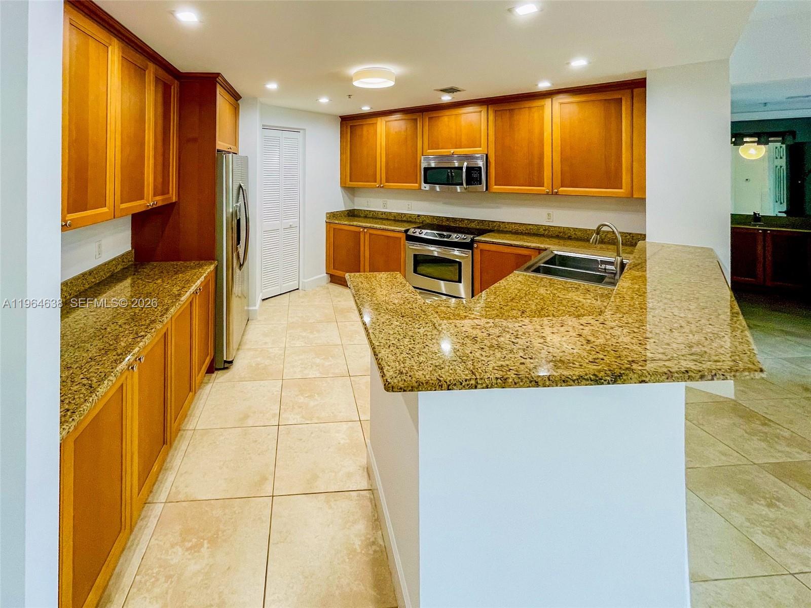 image 55 MERRICK CONDO27