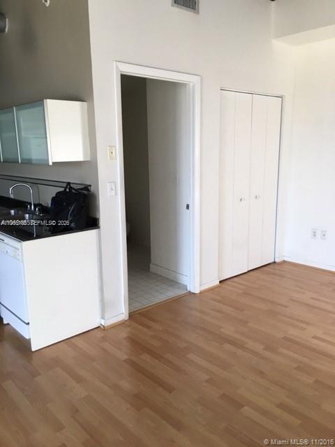 10 SW South Riv Dr #704 Miami, FL 33130