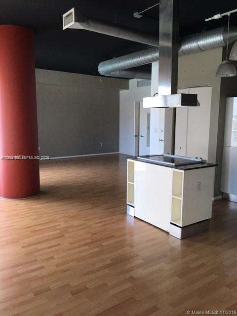 10 SW South Riv Dr #704 Miami, FL 33130