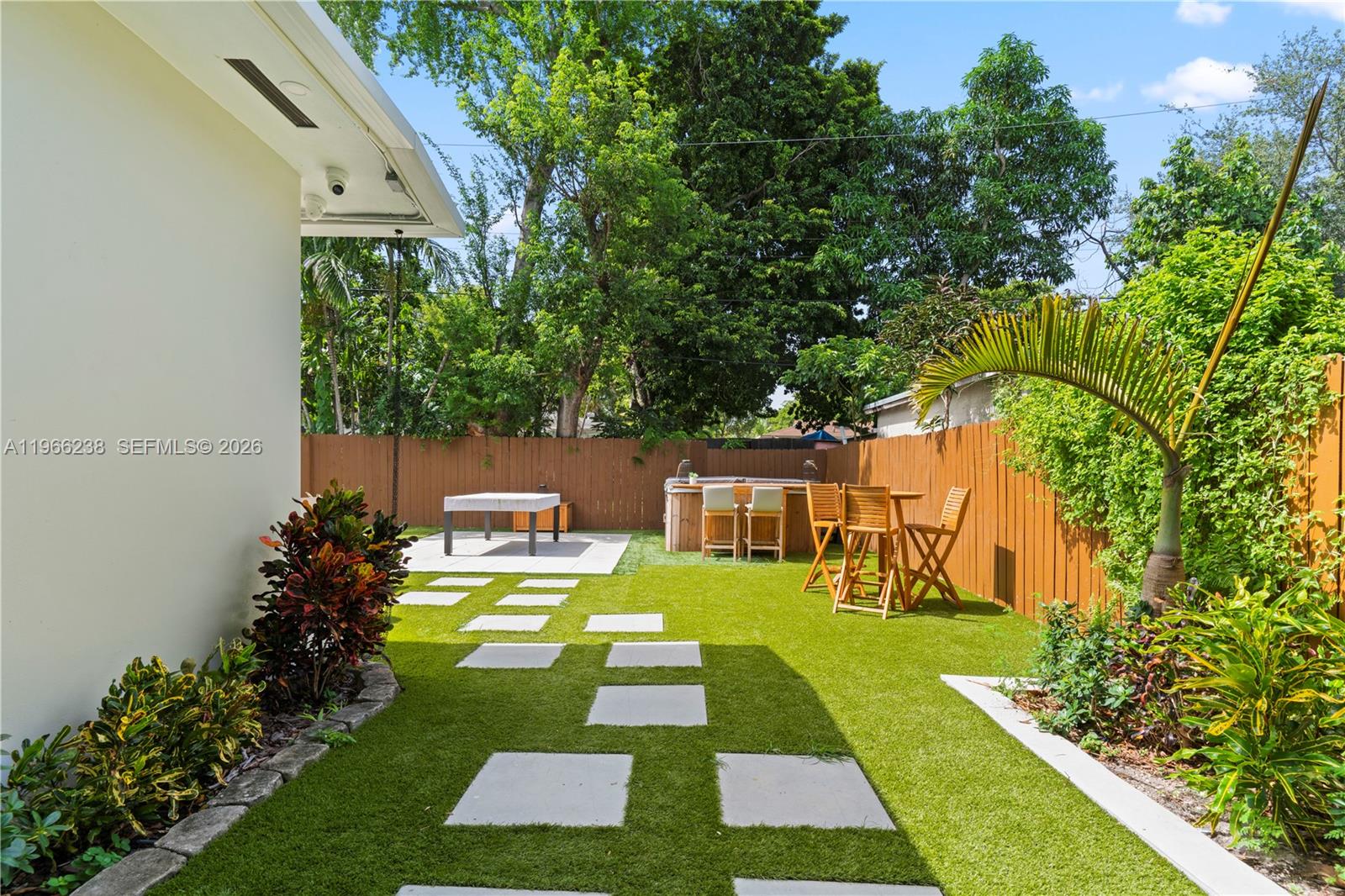 221 NE 44th St Miami, FL 33137