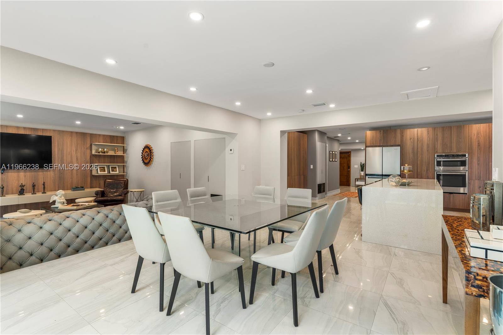 221 NE 44th St Miami, FL 33137