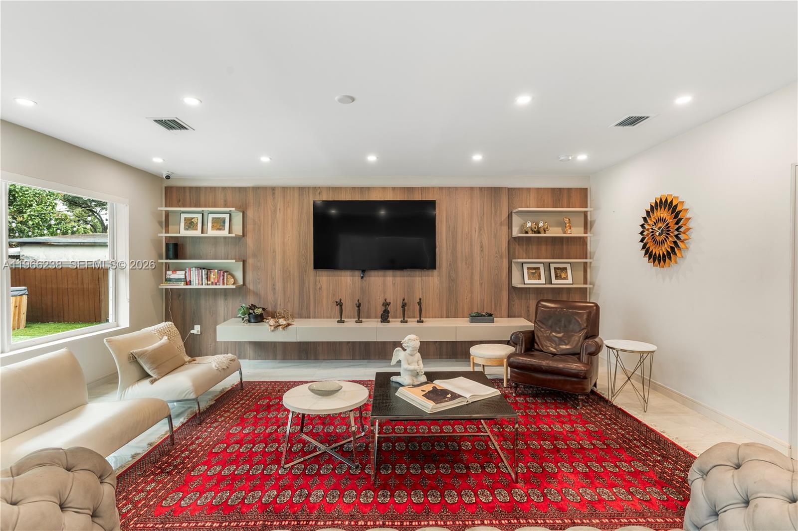 221 NE 44th St Miami, FL 33137