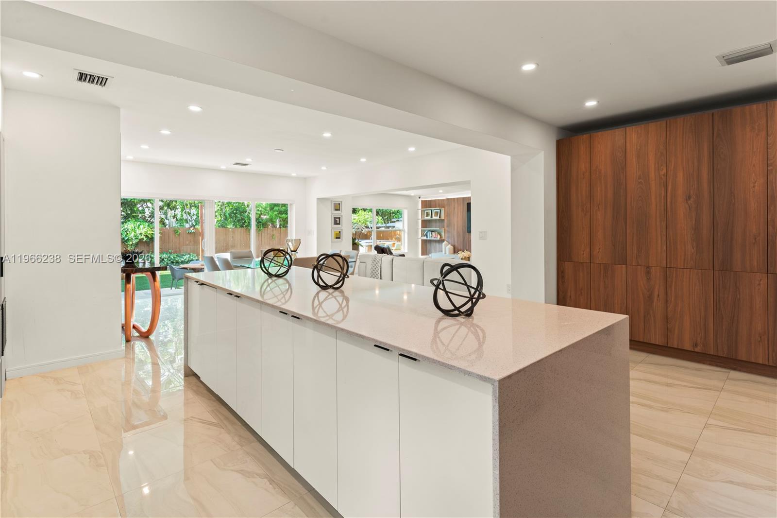 221 NE 44th St Miami, FL 33137