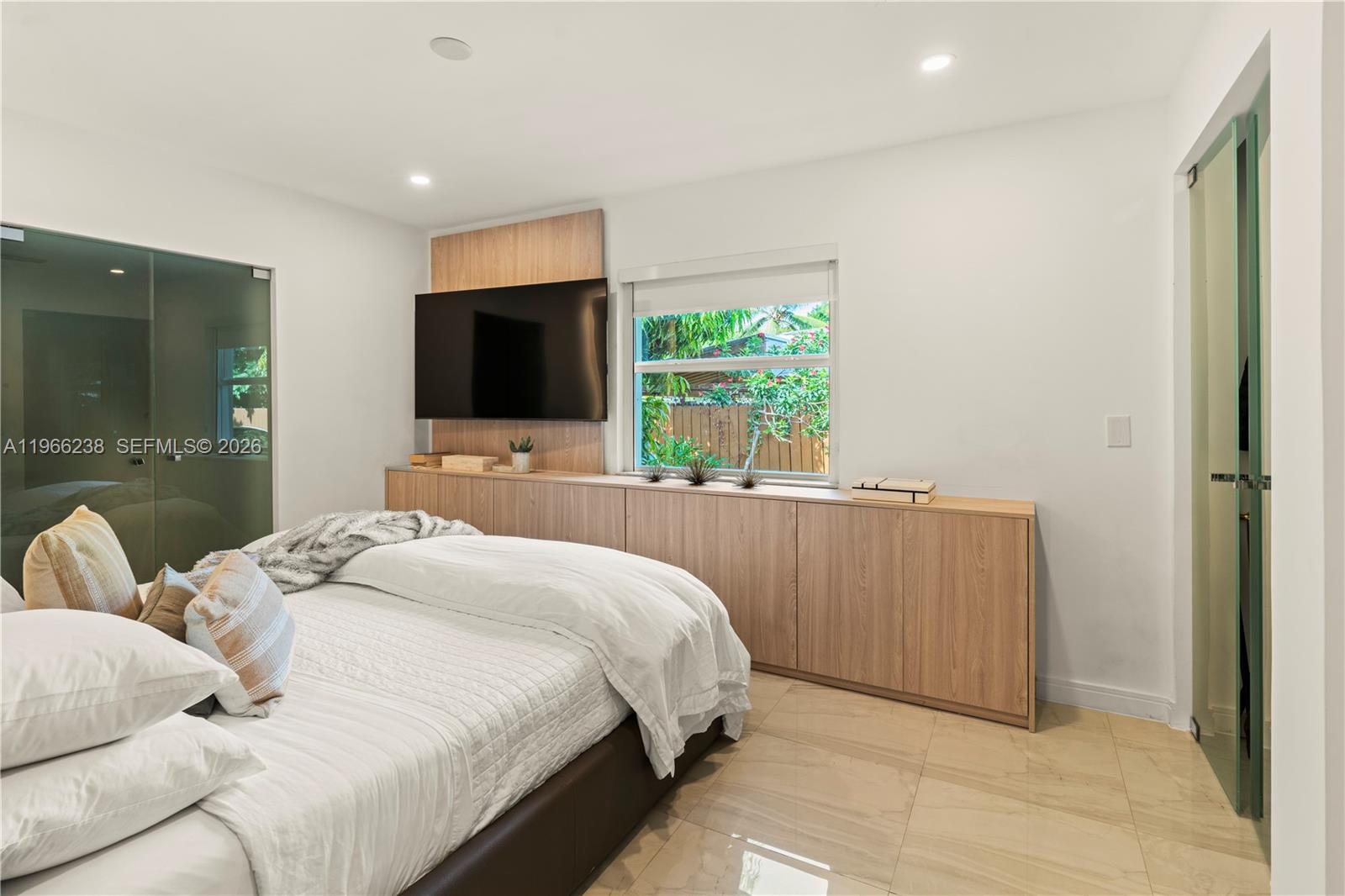 221 NE 44th St Miami, FL 33137