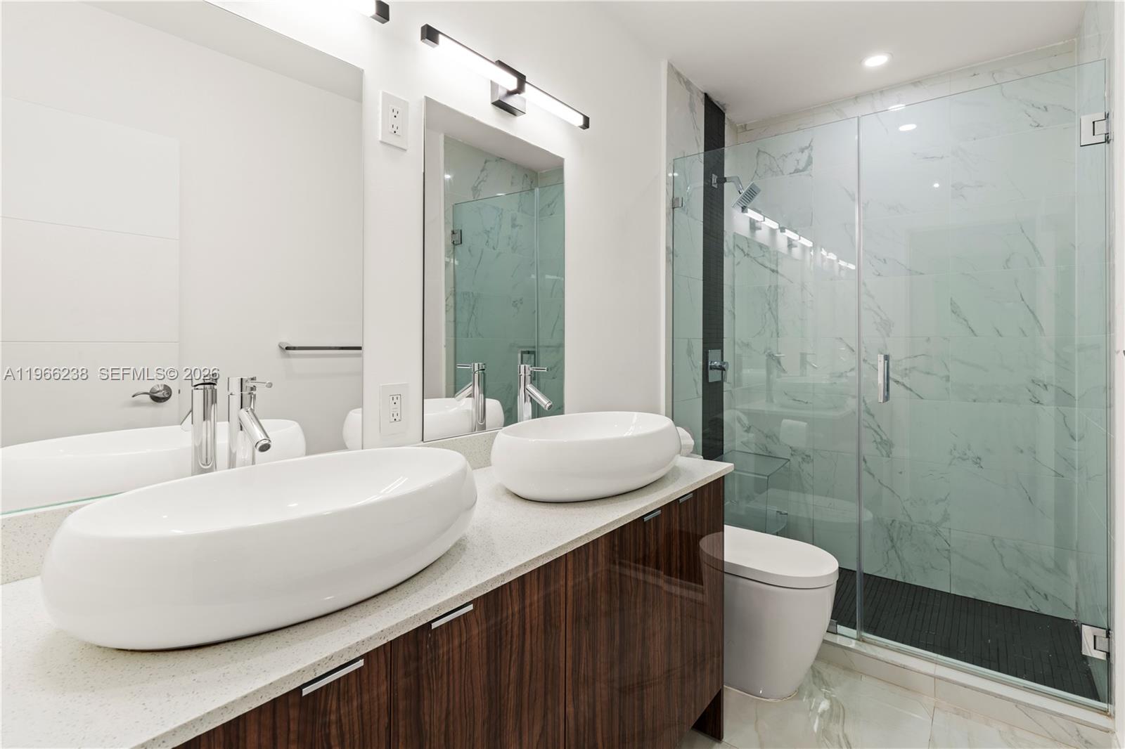 221 NE 44th St Miami, FL 33137