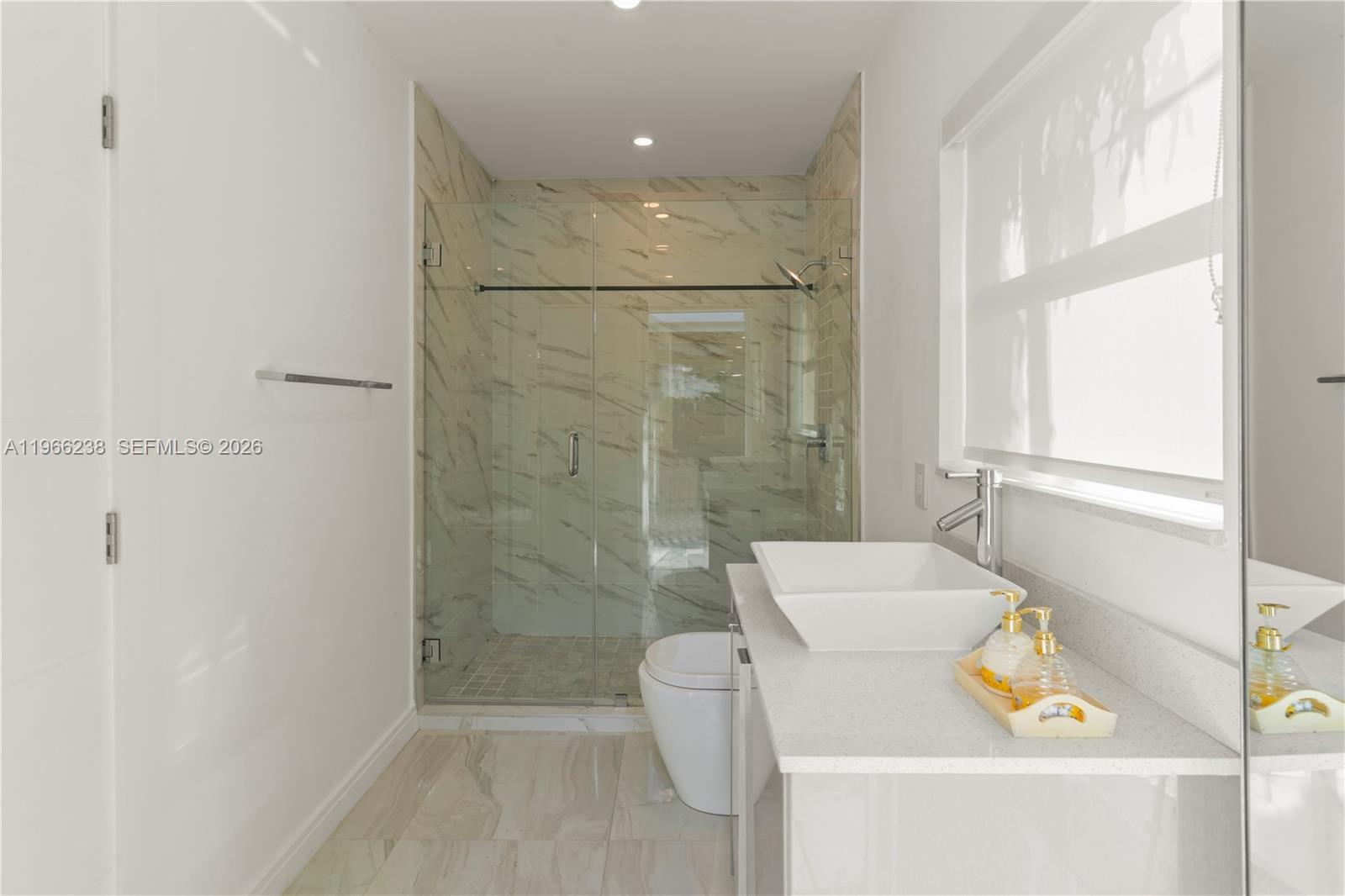 221 NE 44th St Miami, FL 33137