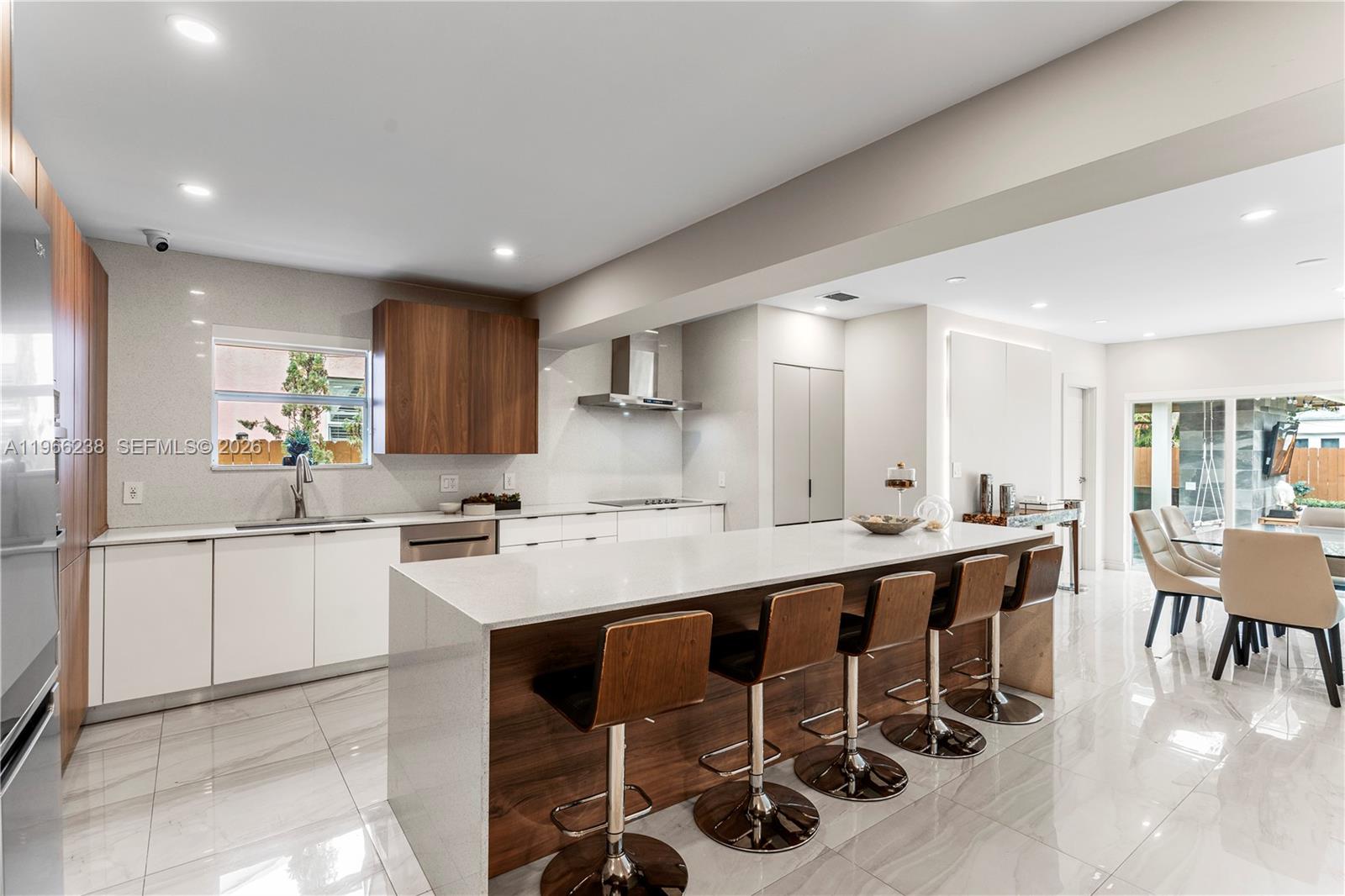 221 NE 44th St Miami, FL 33137