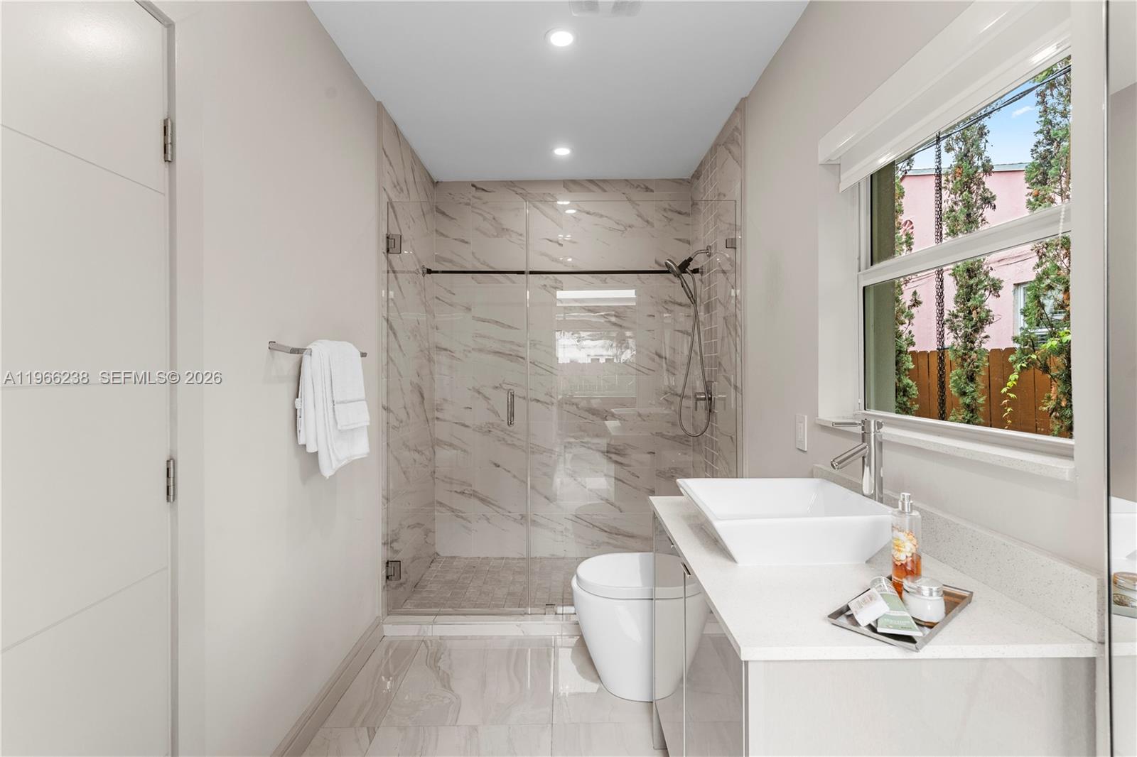 221 NE 44th St Miami, FL 33137