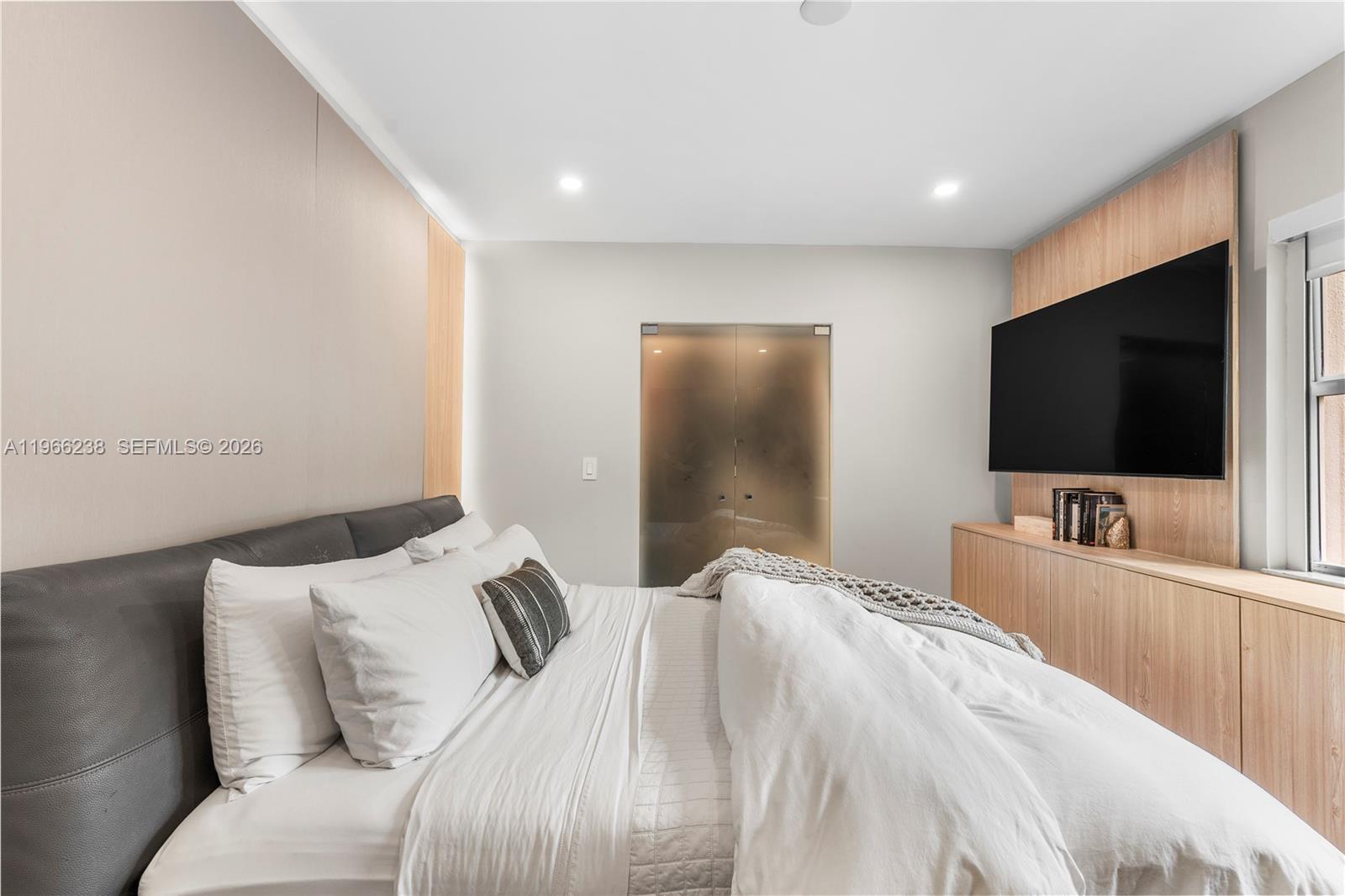 221 NE 44th St Miami, FL 33137