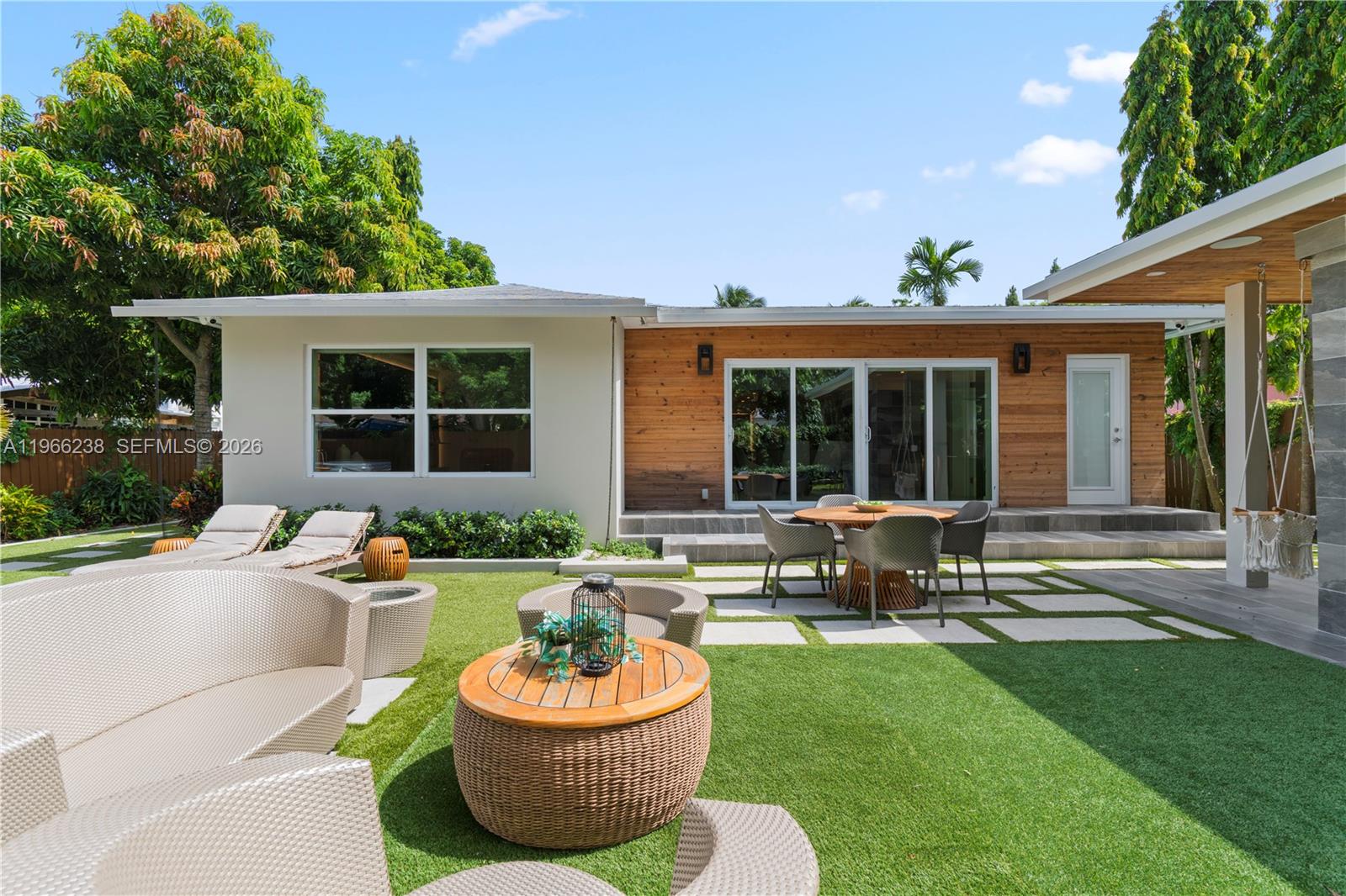 221 NE 44th St Miami, FL 33137