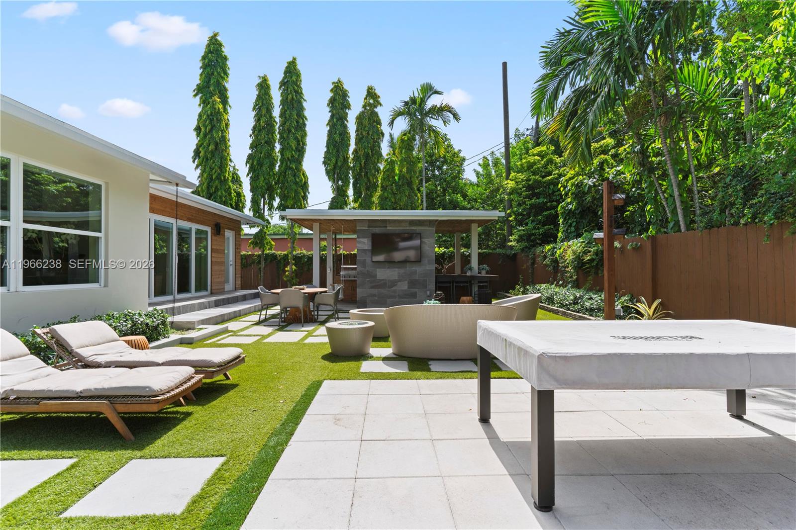 221 NE 44th St Miami, FL 33137