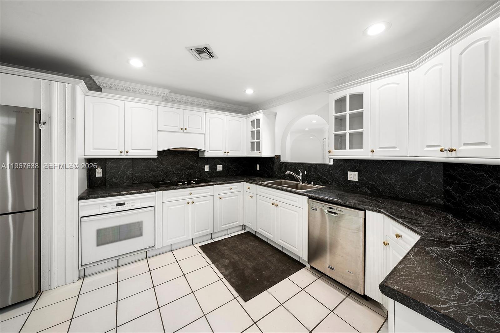 465 Golden Bch Dr Golden Beach, FL 33160