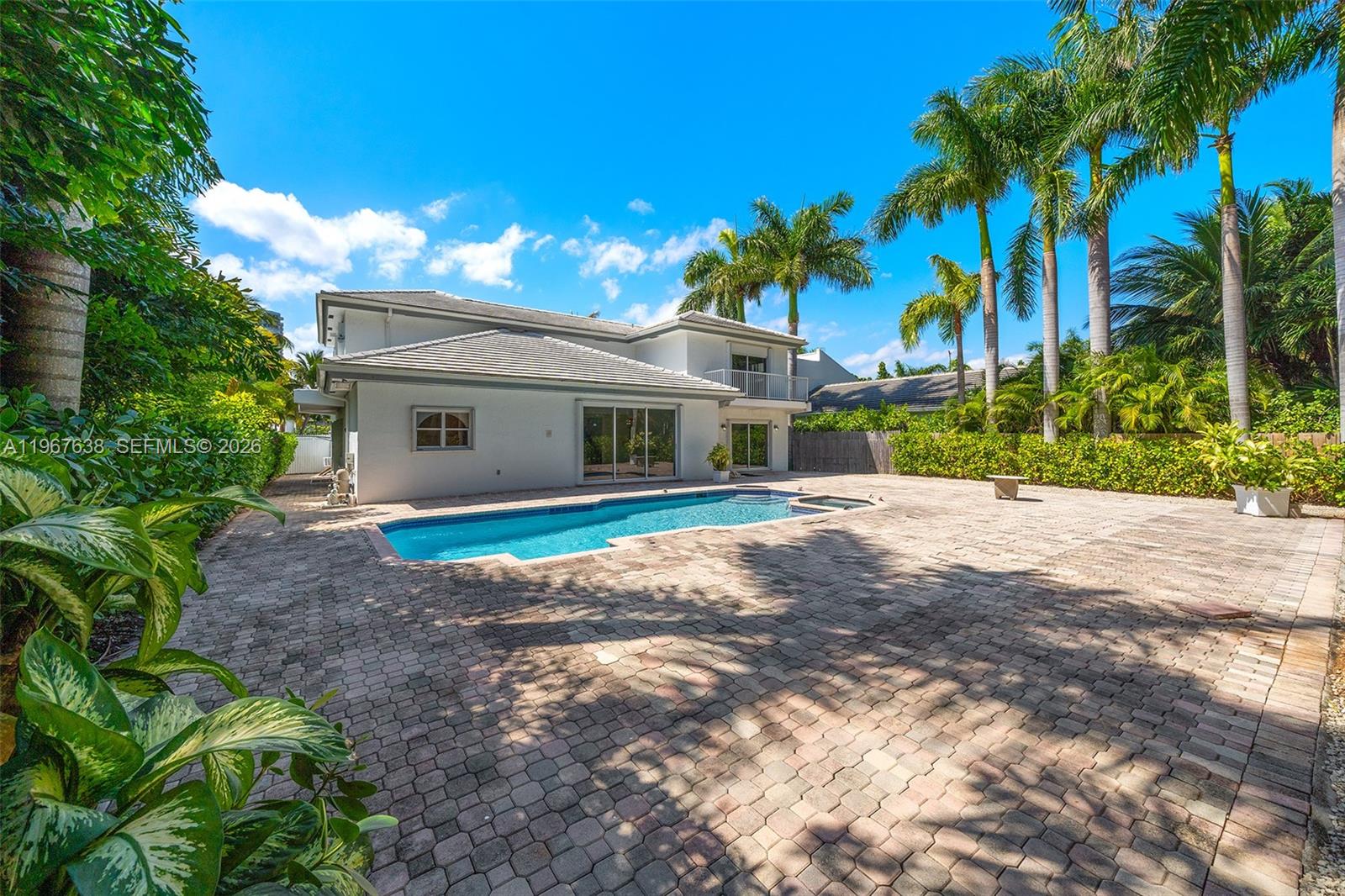 465 Golden Bch Dr Golden Beach, FL 33160