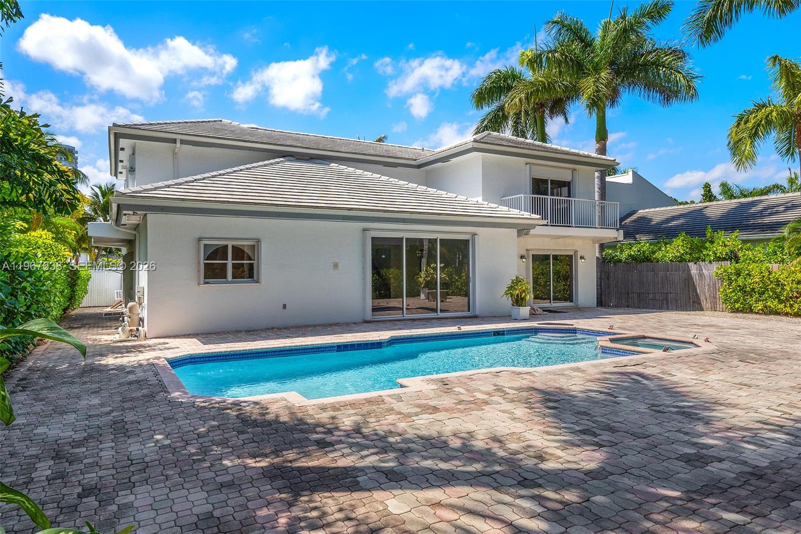 465 Golden Bch Dr Golden Beach, FL 33160