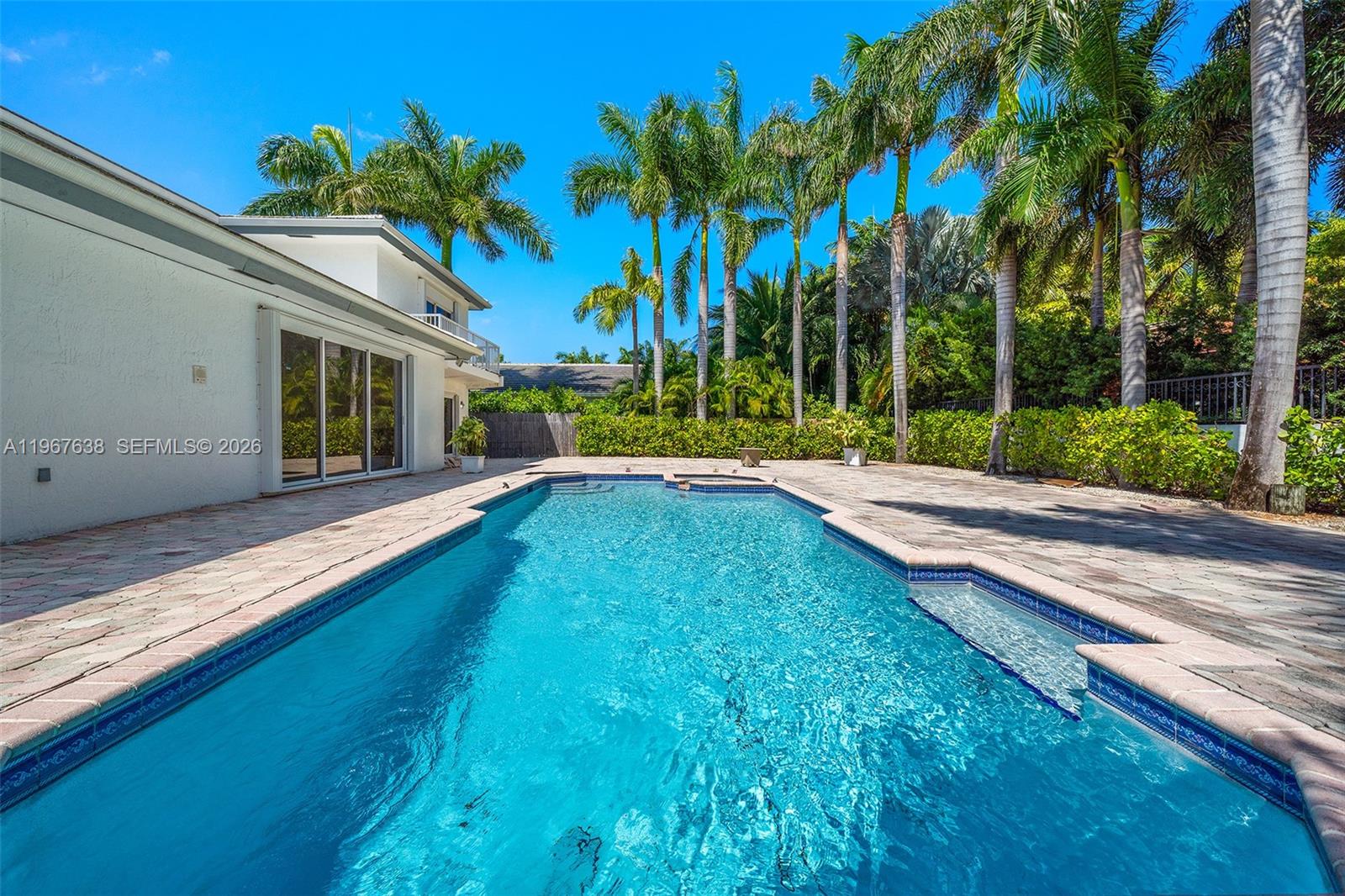 465 Golden Bch Dr Golden Beach, FL 33160