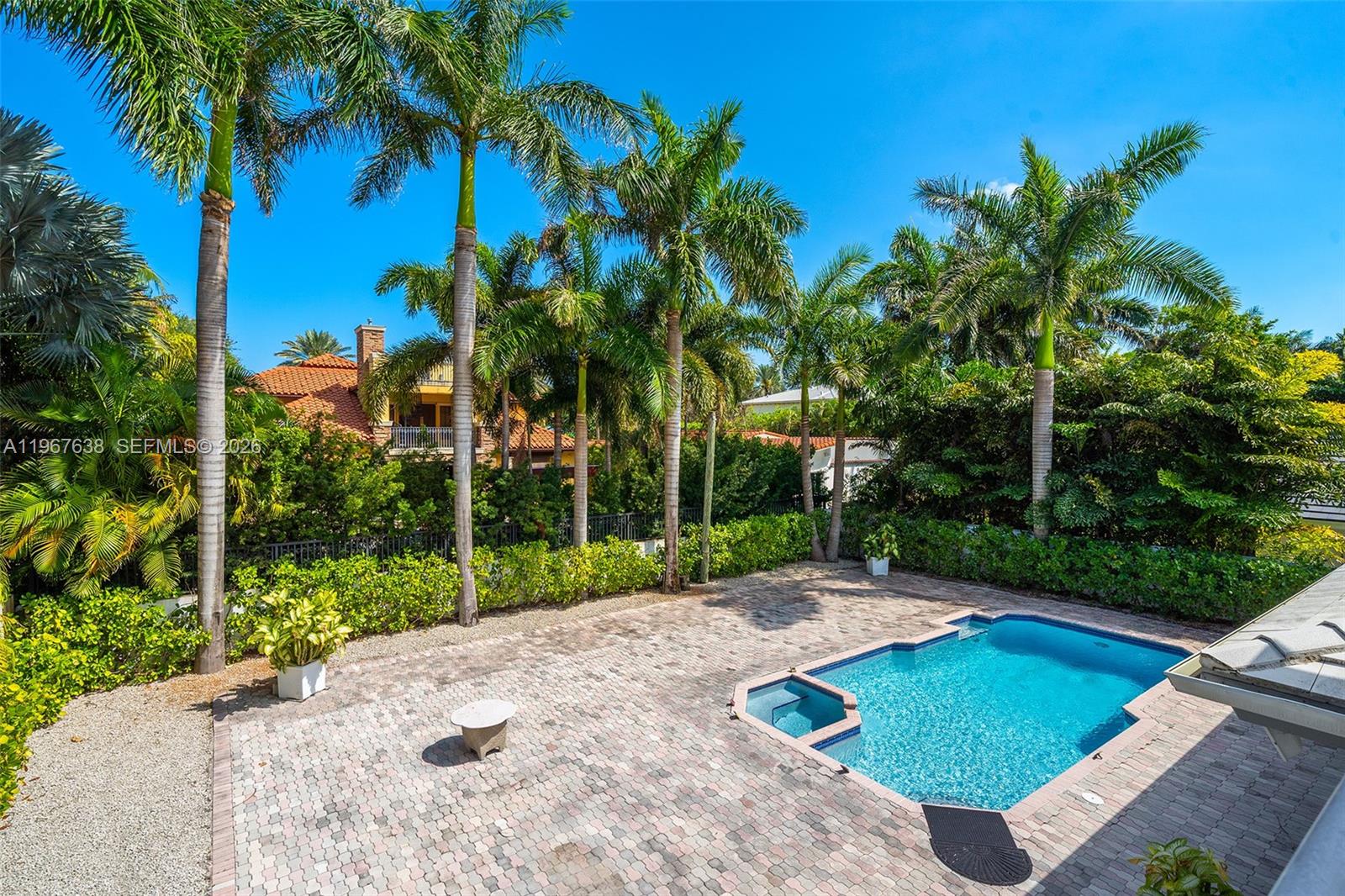 465 Golden Bch Dr Golden Beach, FL 33160