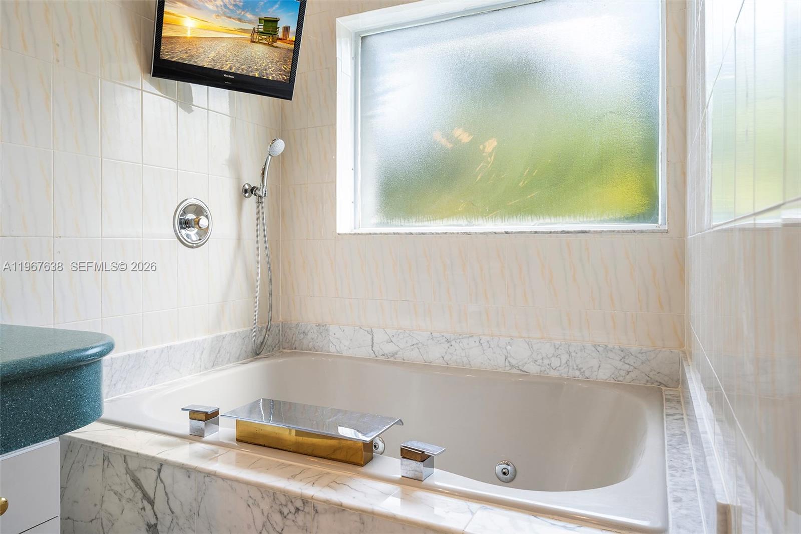 465 Golden Bch Dr Golden Beach, FL 33160