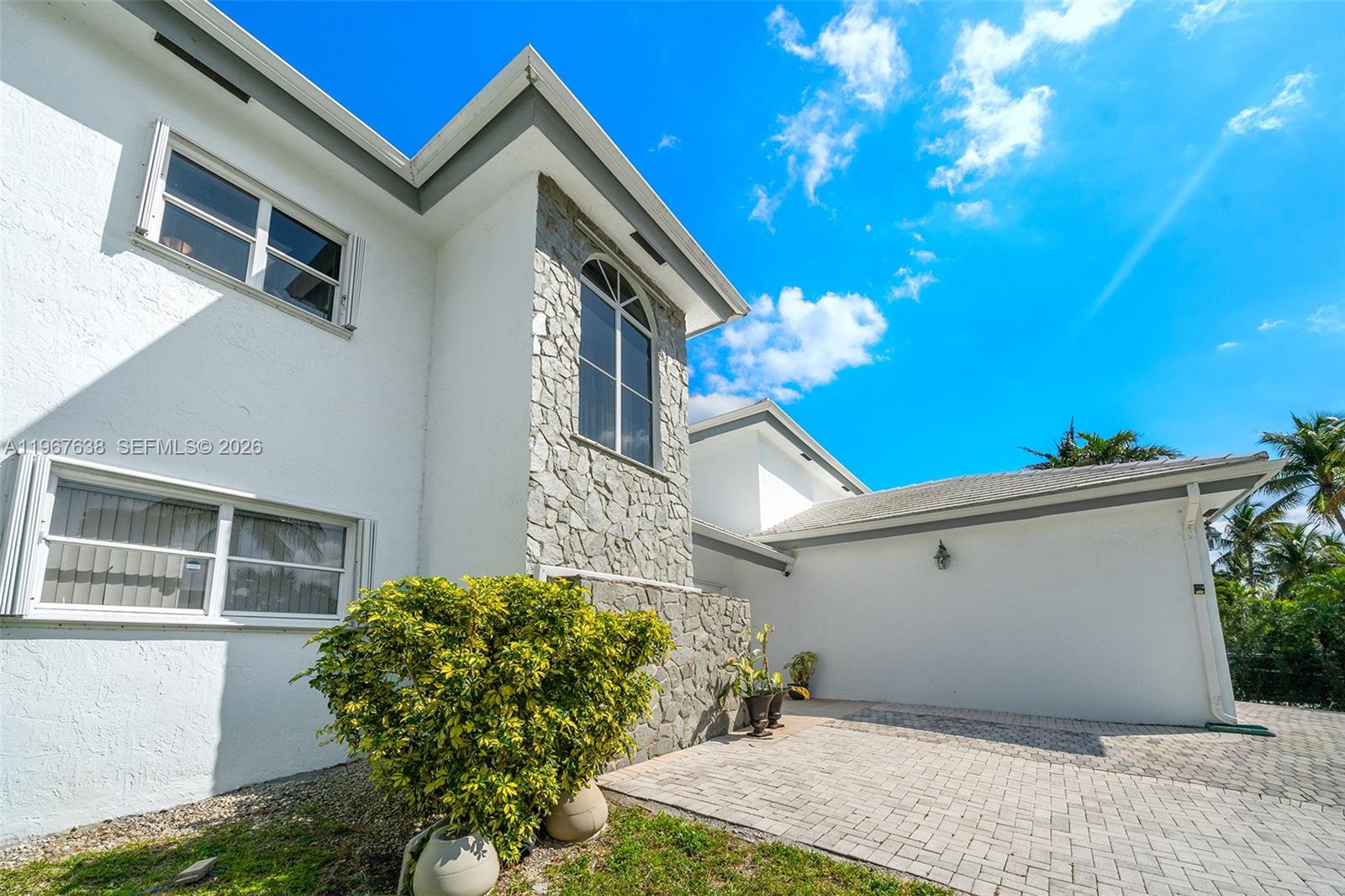 465 Golden Bch Dr Golden Beach, FL 33160