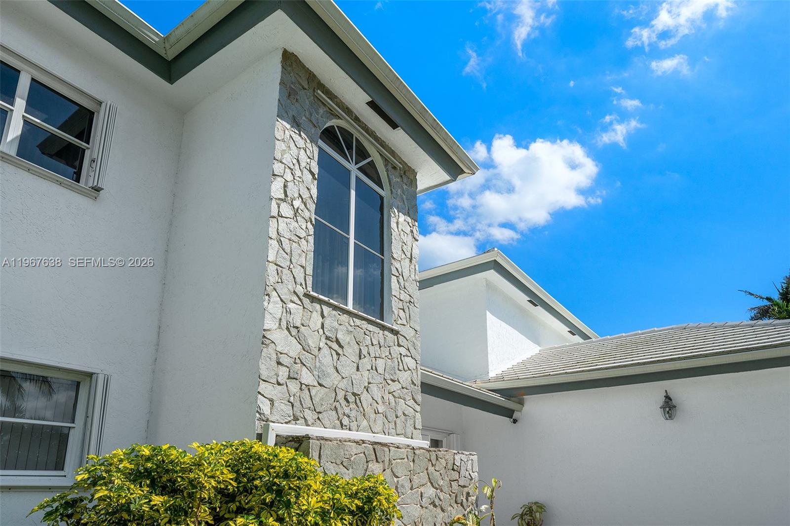 465 Golden Bch Dr Golden Beach, FL 33160