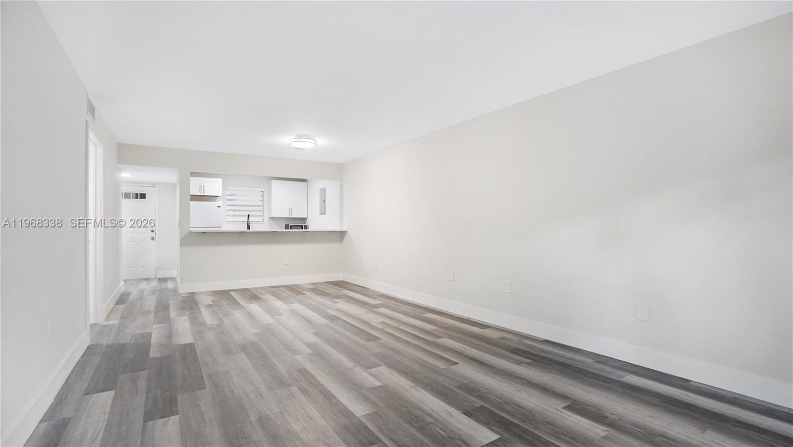 1235 Mariposa Ave #1