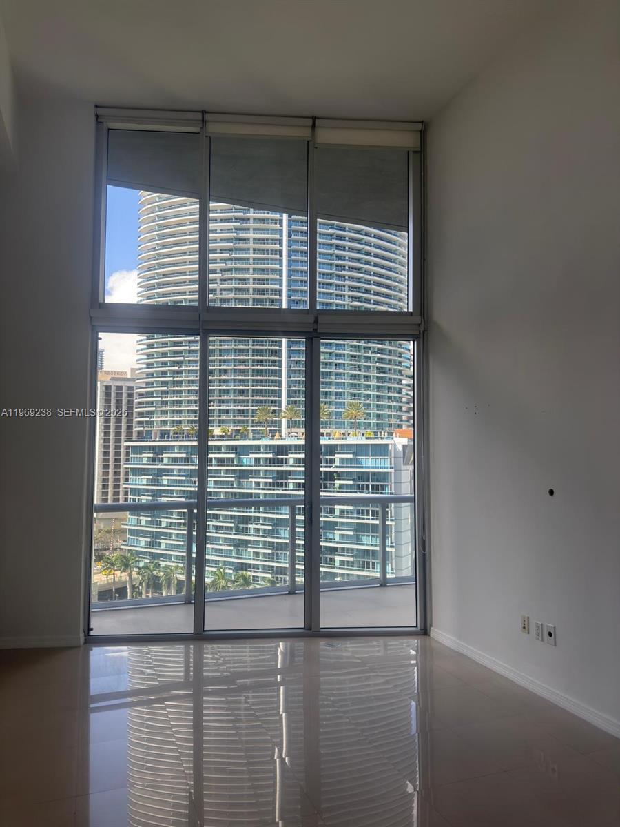 image Icon Brickell I9