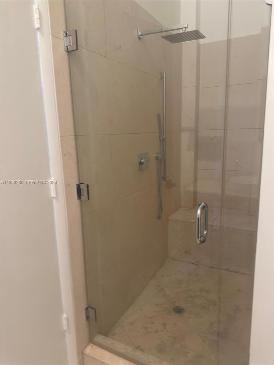 image Icon Brickell I12