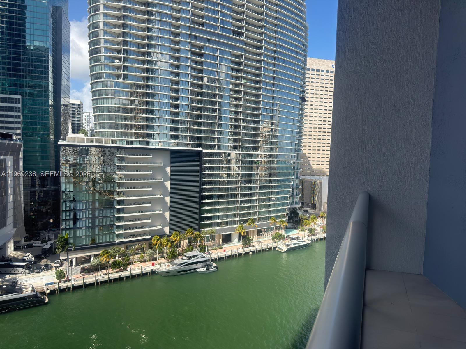 image Icon Brickell I2