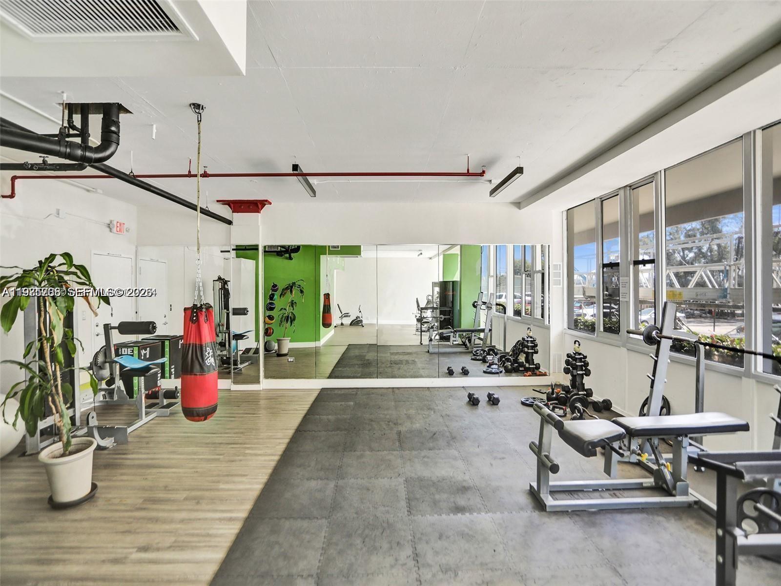 7545 E Treasure Dr #1A North Bay Village, FL 33141