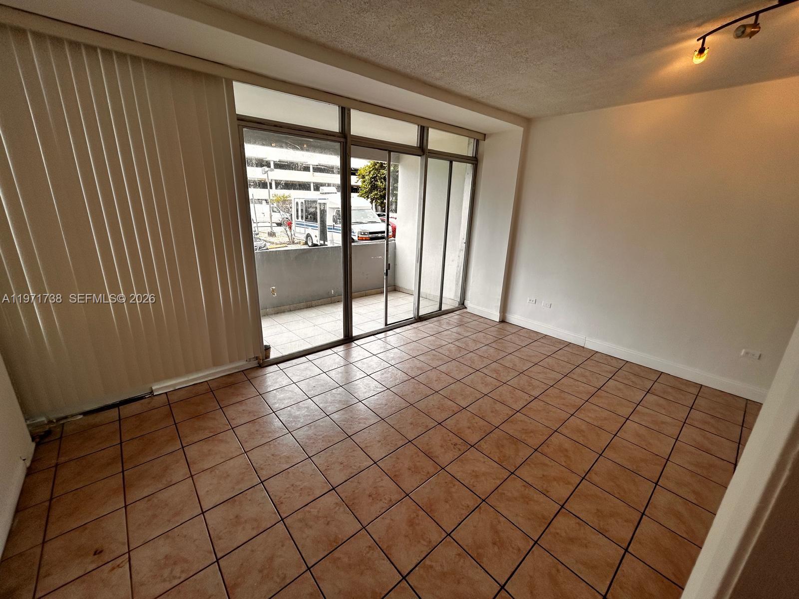 7545 E Treasure Dr #1A North Bay Village, FL 33141