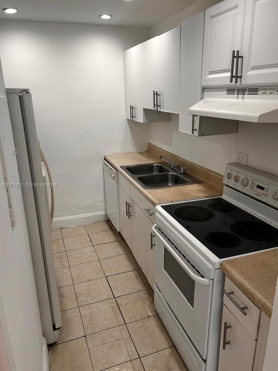 7545 E Treasure Dr #1A North Bay Village, FL 33141