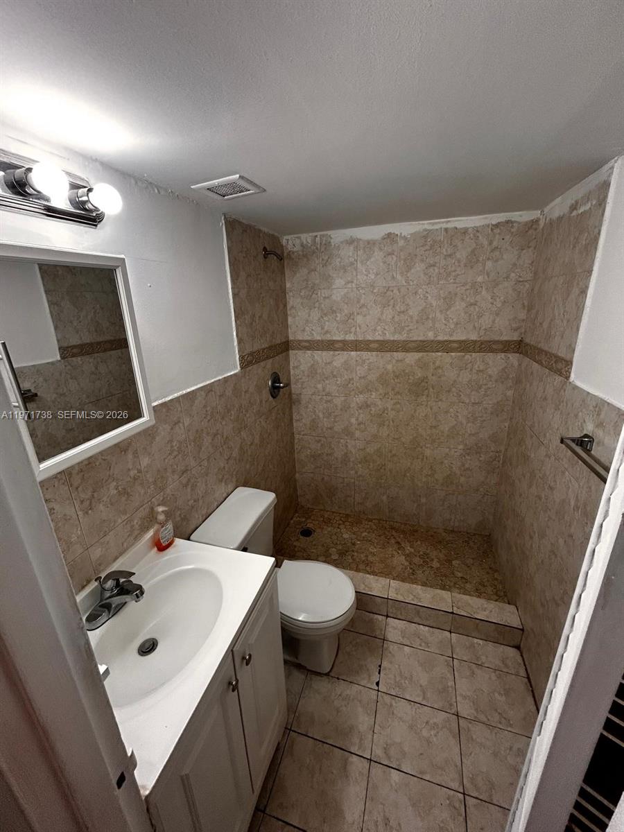 7545 E Treasure Dr #1A North Bay Village, FL 33141