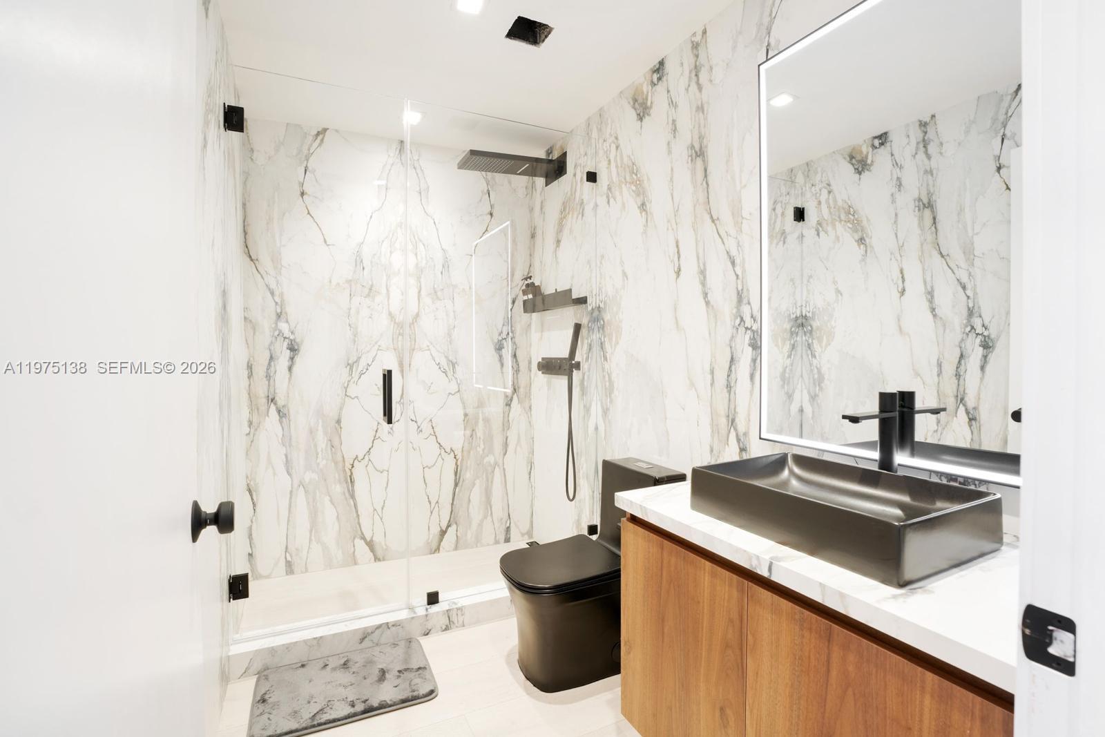 90 SW 3rd St #PH-14 Miami, FL 33130