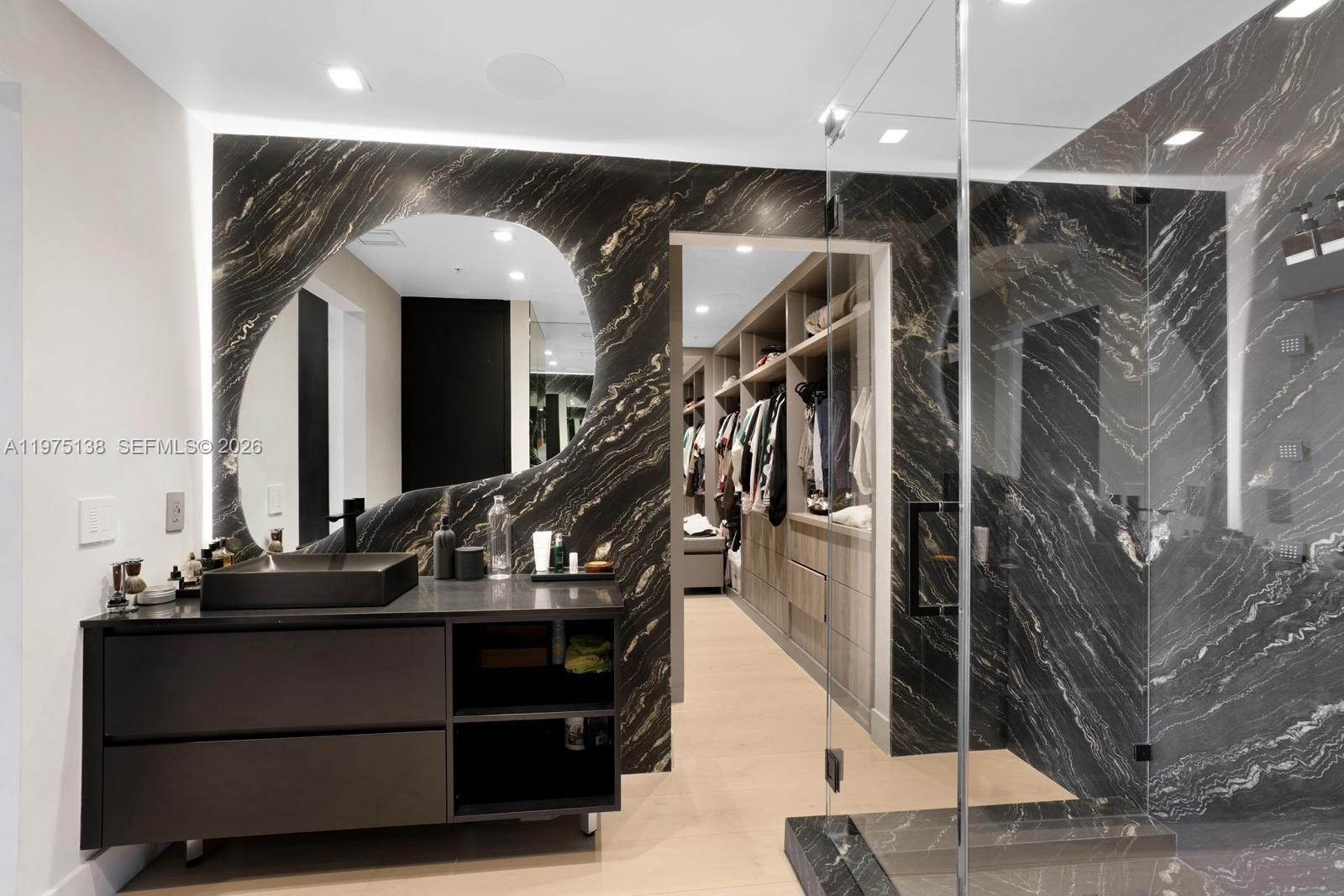 90 SW 3rd St #PH-14 Miami, FL 33130