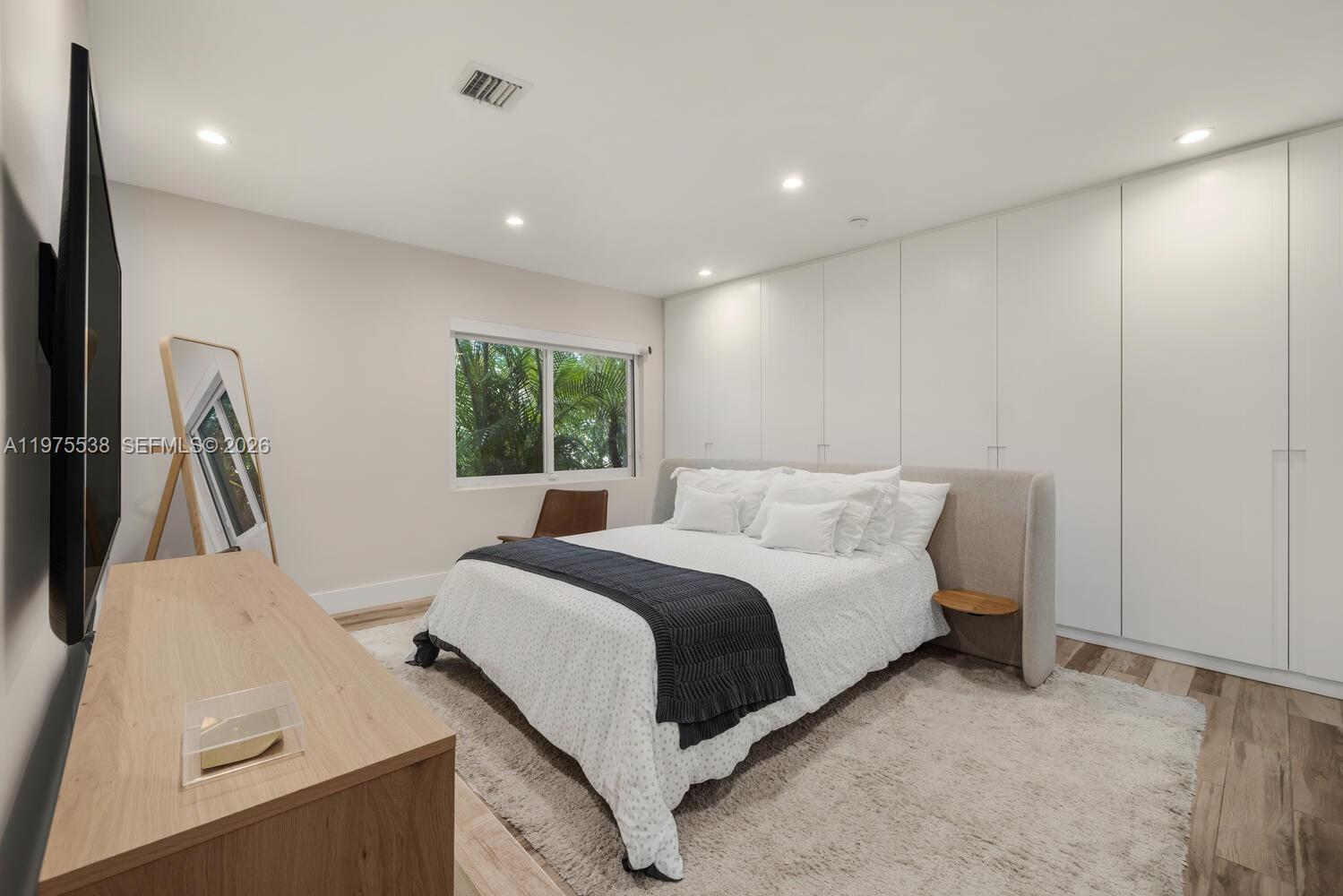 7630 NE 8th Ave Miami, FL 33138