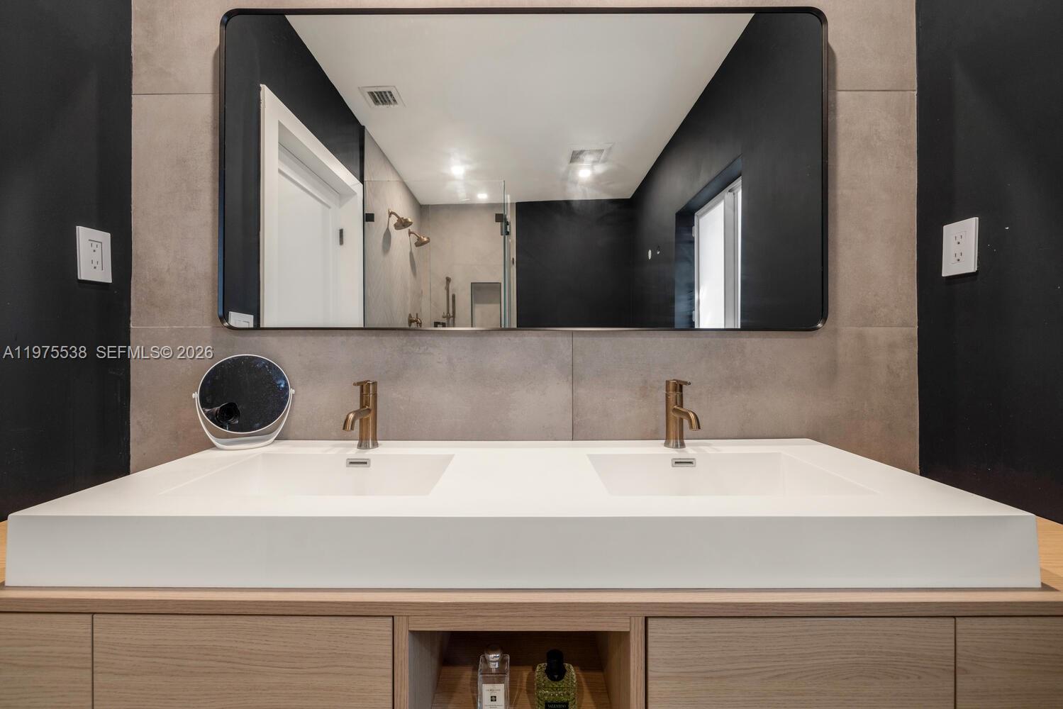 7630 NE 8th Ave Miami, FL 33138