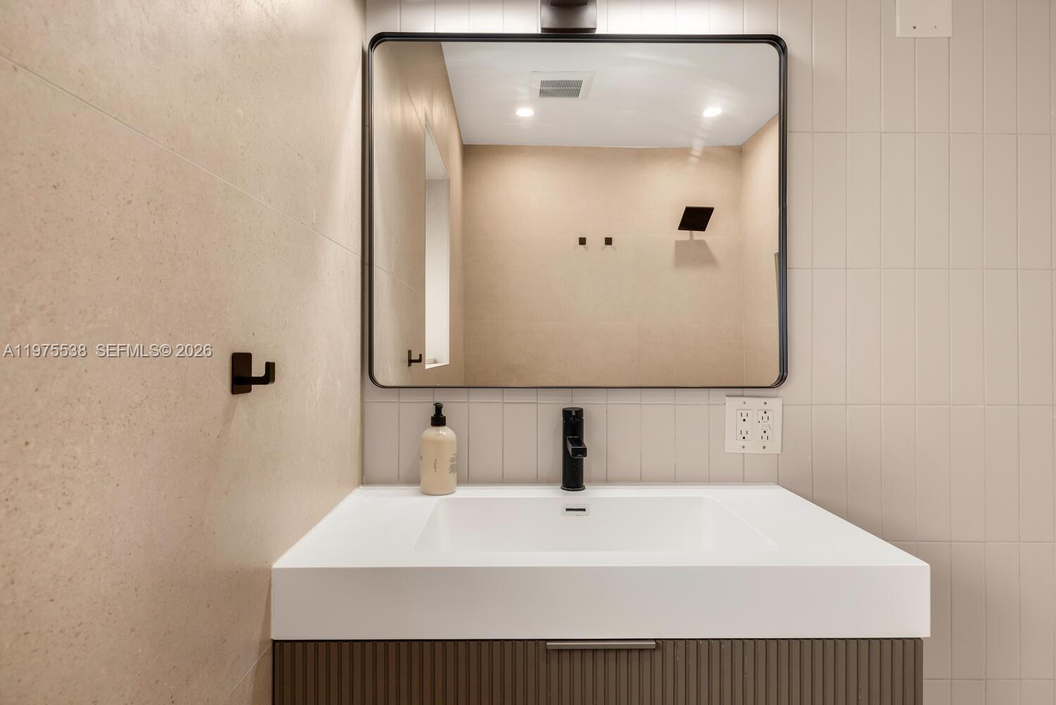 7630 NE 8th Ave Miami, FL 33138