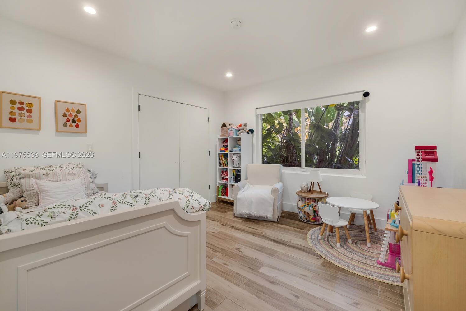 7630 NE 8th Ave Miami, FL 33138