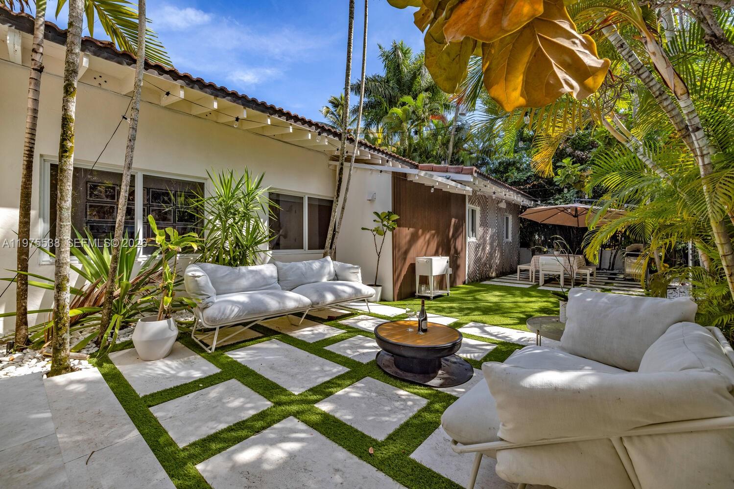 7630 NE 8th Ave Miami, FL 33138