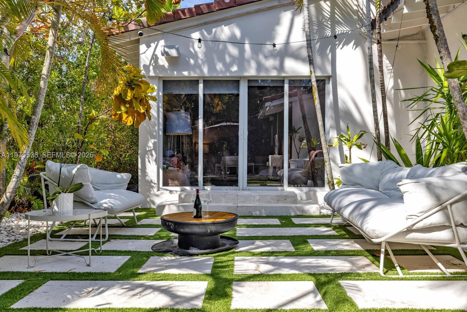 7630 NE 8th Ave Miami, FL 33138