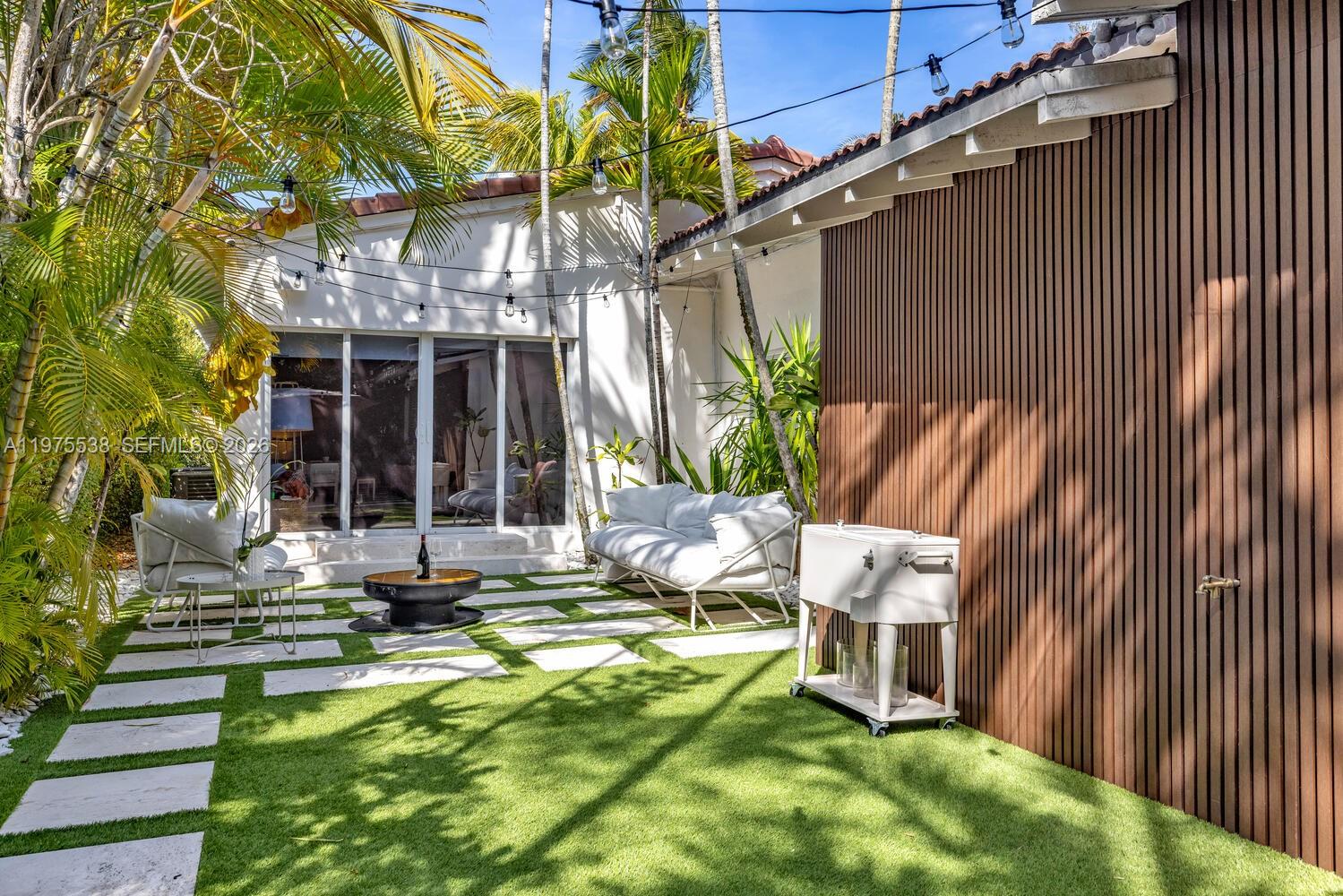 7630 NE 8th Ave Miami, FL 33138