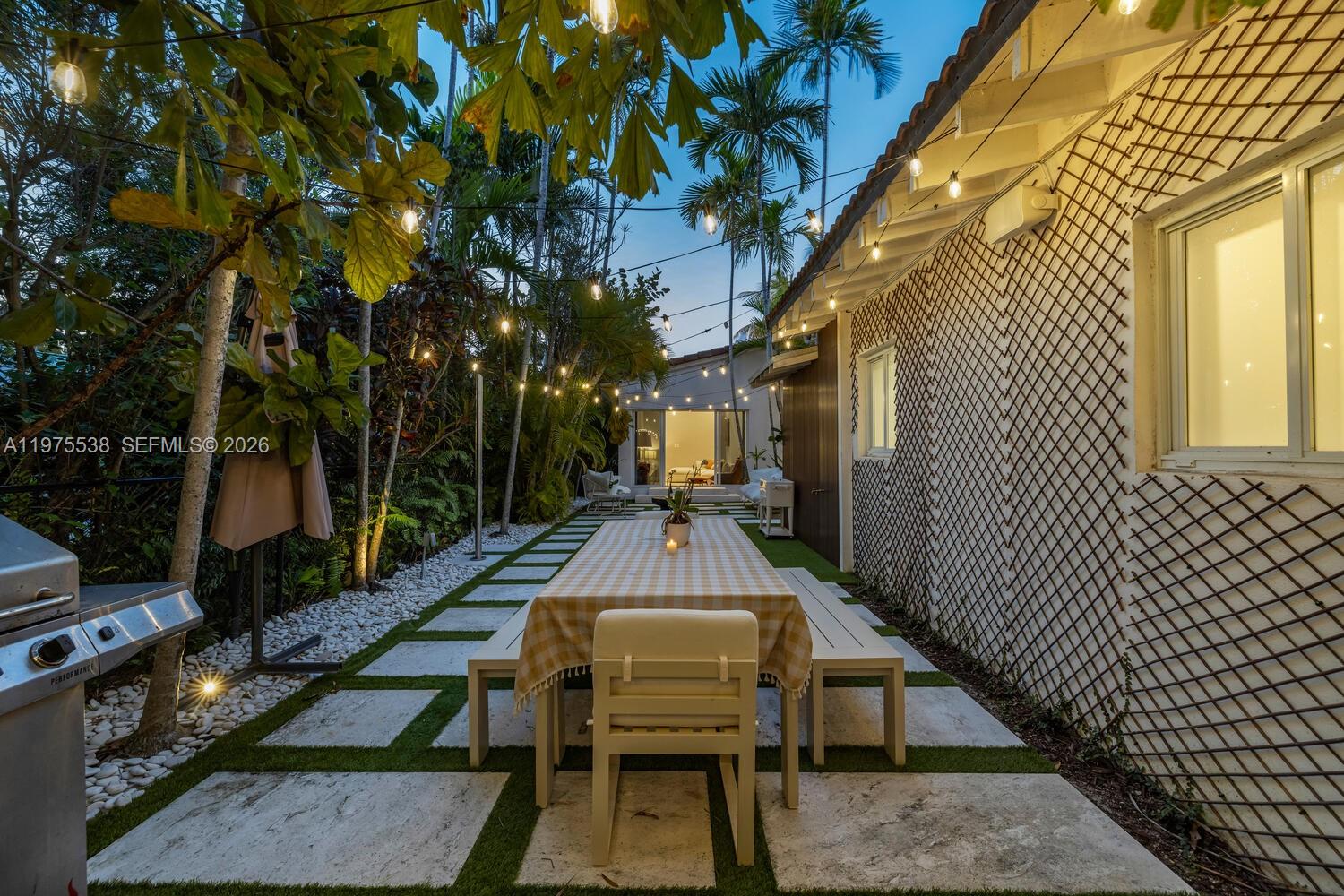 7630 NE 8th Ave Miami, FL 33138