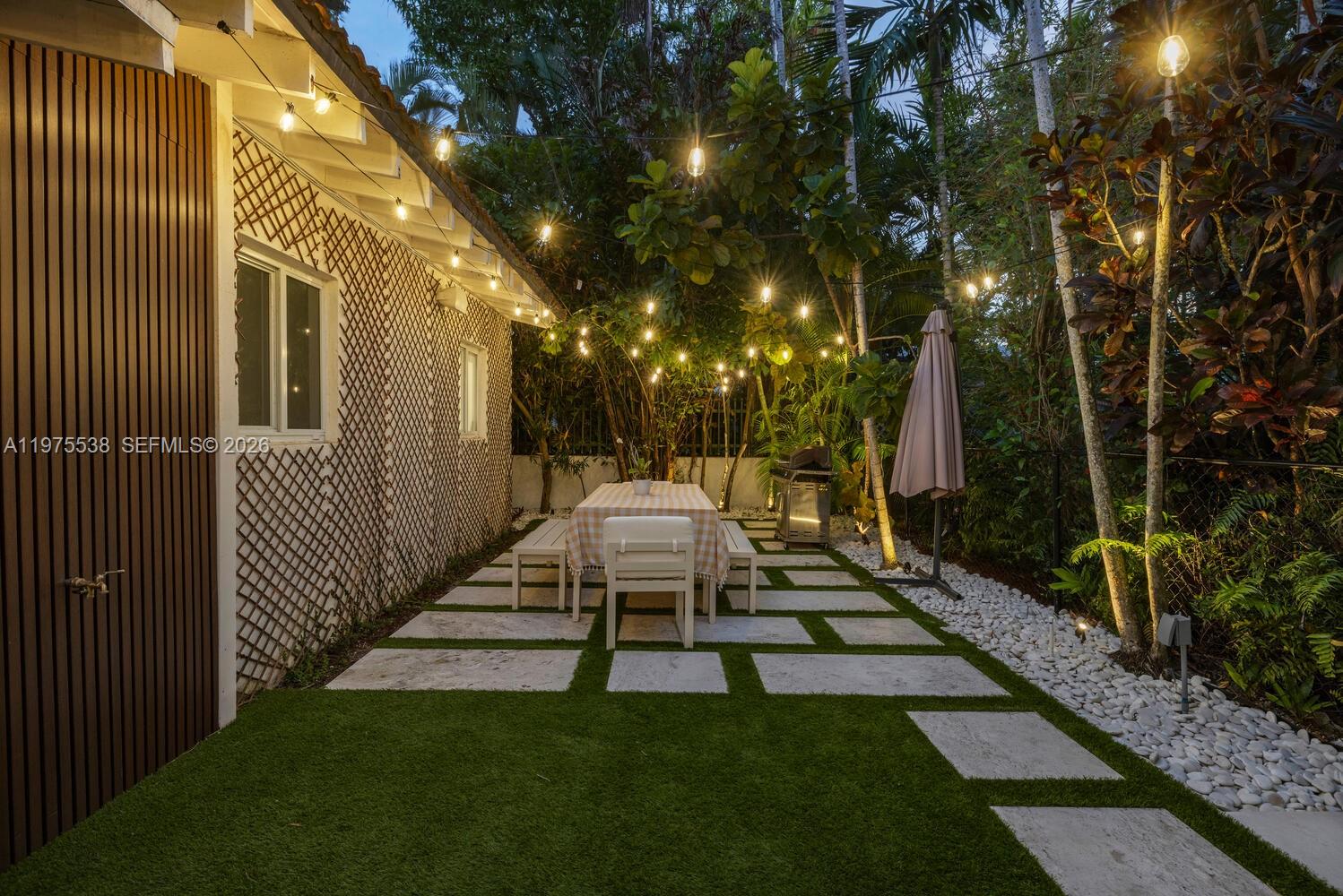 7630 NE 8th Ave Miami, FL 33138