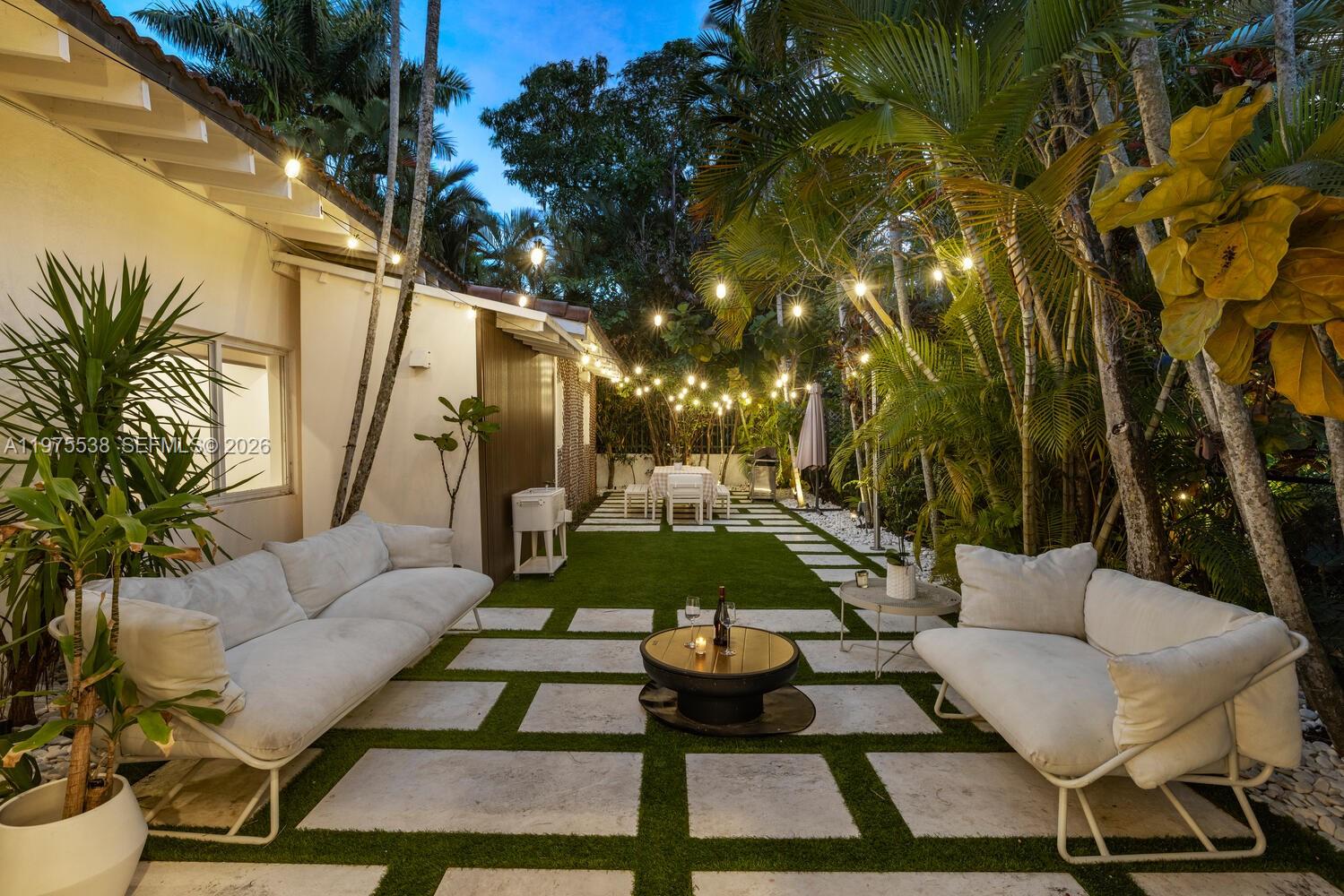 7630 NE 8th Ave Miami, FL 33138