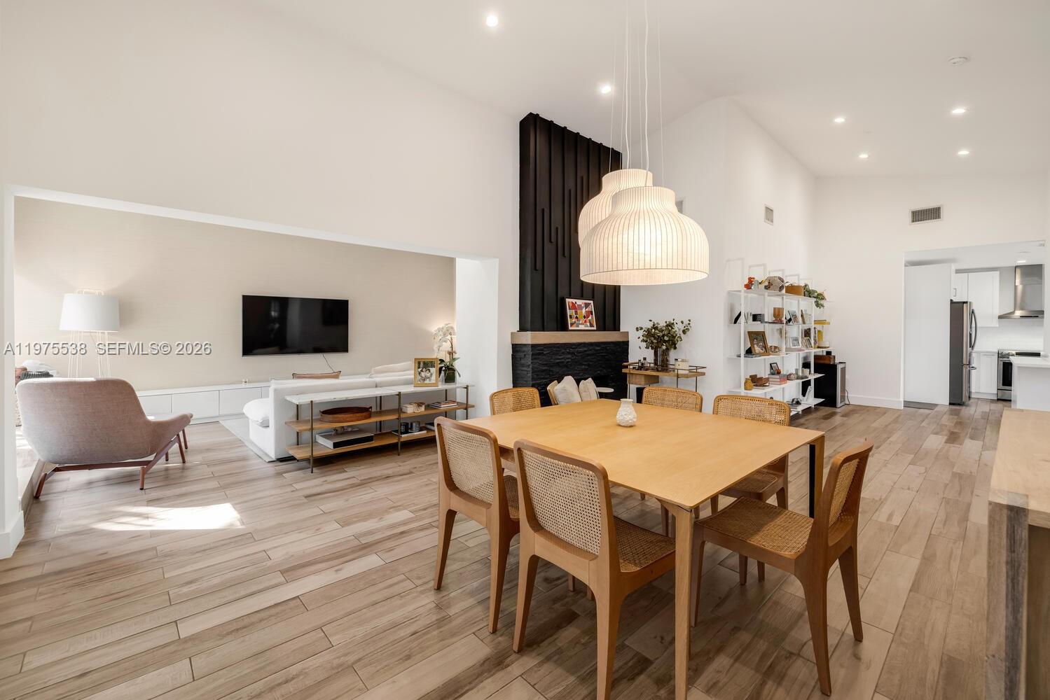 7630 NE 8th Ave Miami, FL 33138