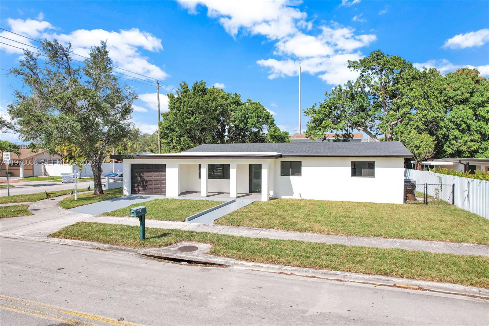 695 W 73rd Pl Hialeah, FL 33014