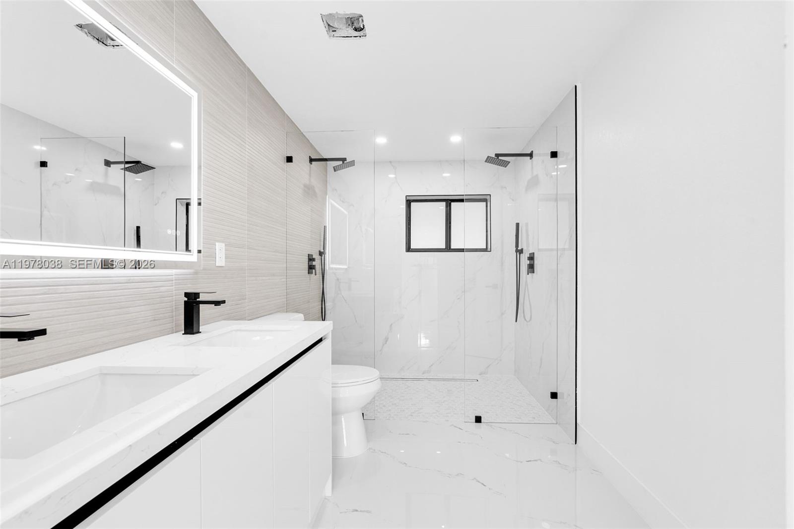 695 W 73rd Pl Hialeah, FL 33014