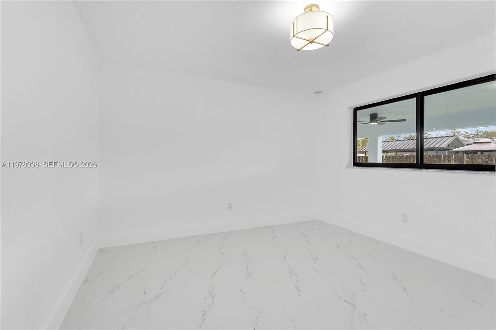 695 W 73rd Pl Hialeah, FL 33014