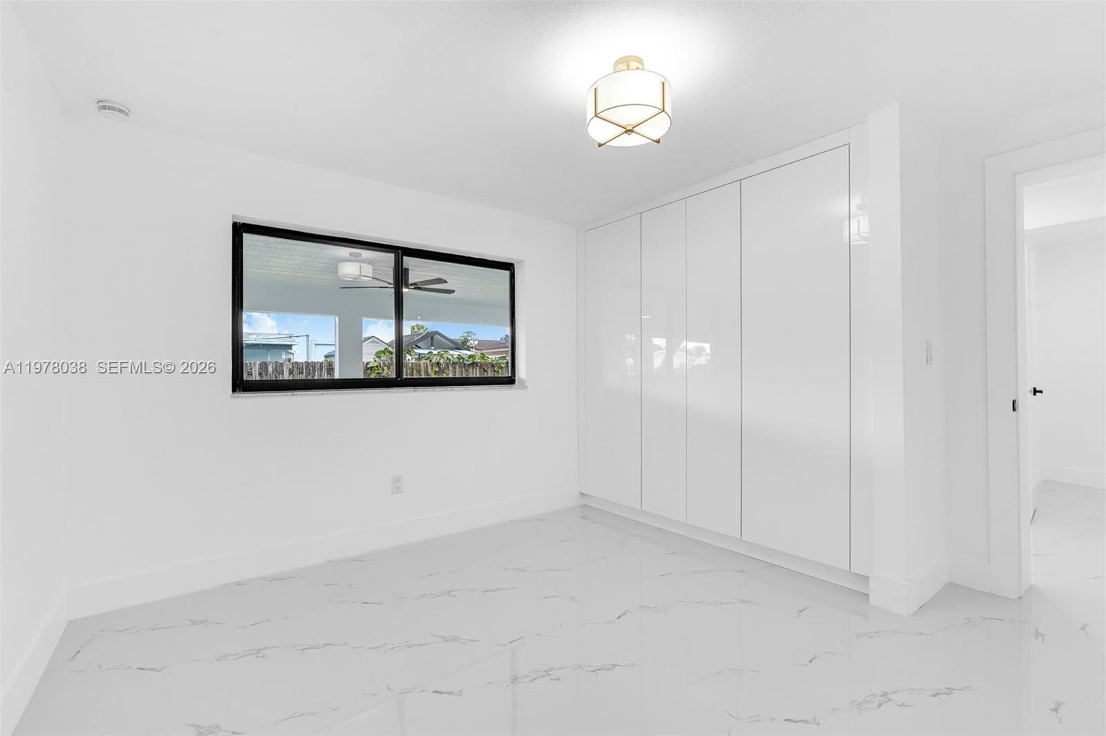 695 W 73rd Pl Hialeah, FL 33014