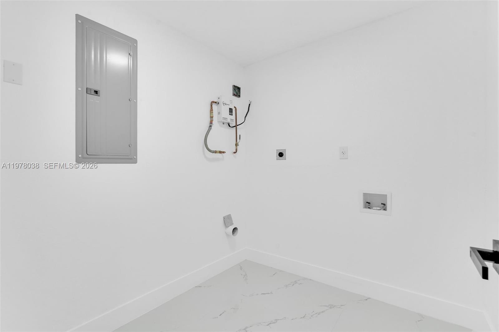 695 W 73rd Pl Hialeah, FL 33014