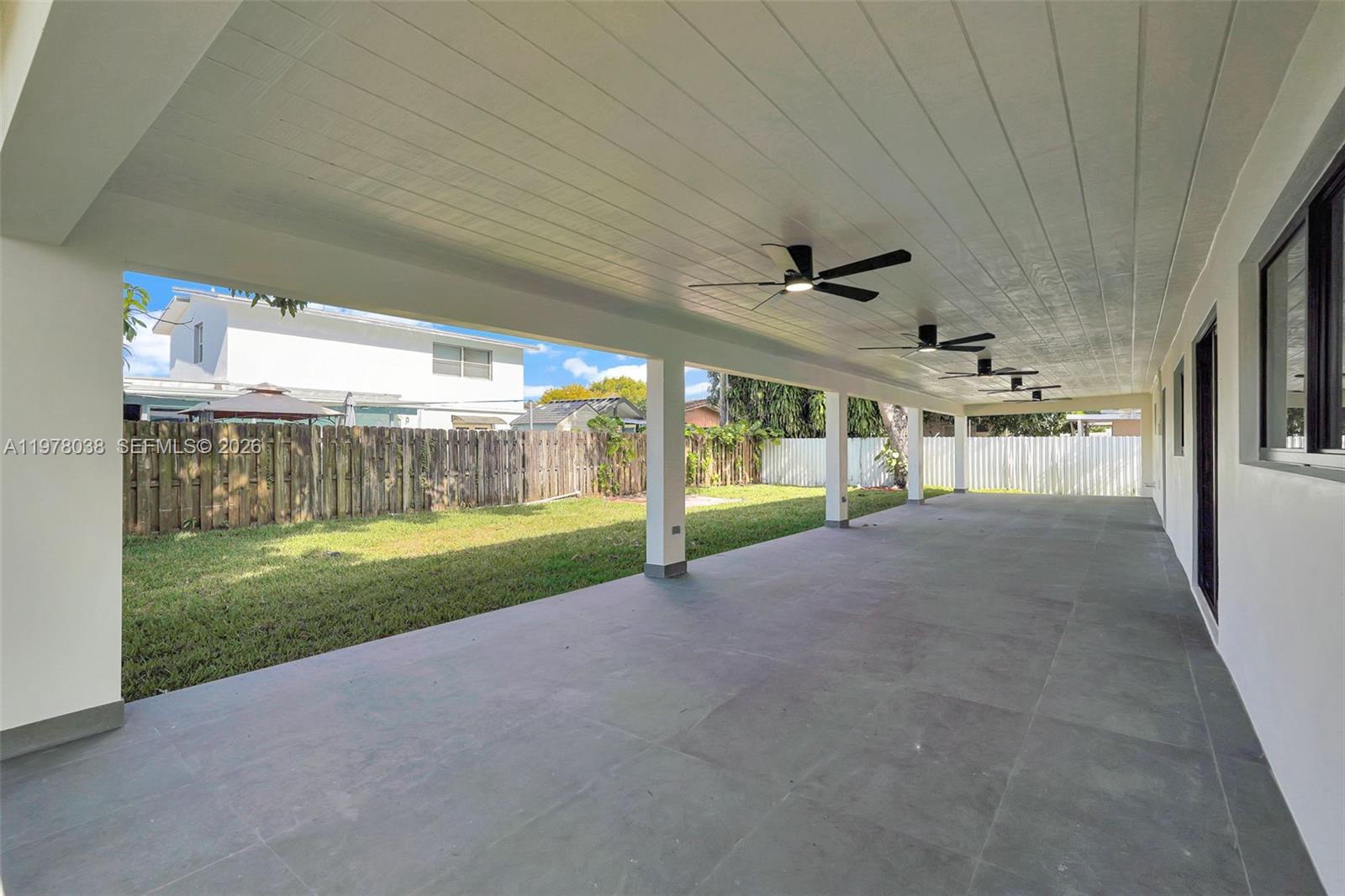 695 W 73rd Pl Hialeah, FL 33014